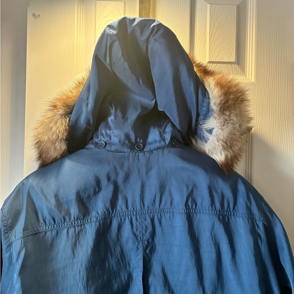Women's Blue Ski Jacket with Faux Fur Trim (EUC) - Picture 8 of 8